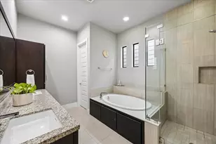 2410 Couch St, Houston, TX 77008 - Photo 11