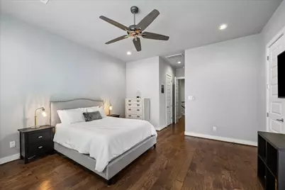 2410 Couch Street, Houston, TX 77008 - Photo 11