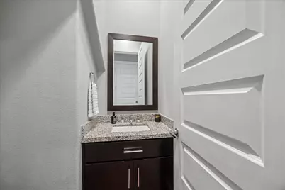 2410 Couch Street, Houston, TX 77008 - Photo 17