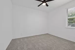 373 Pleasant Hl Wy, Conroe, TX 77304 - Photo 11