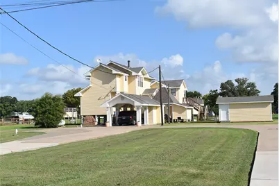 1657 County Road 291, Sargent, TX 77414 - Photo 5
