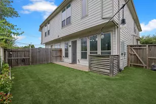 219 Club Crest Ln, Houston, TX 77009 - Photo 31