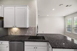 219 Club Crest Ln, Houston, TX 77009 - Photo 11