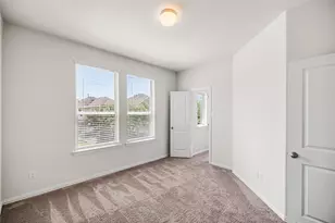 219 Club Crest Ln, Houston, TX 77009 - Photo 27