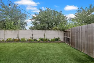 219 Club Crest Ln, Houston, TX 77009 - Photo 33
