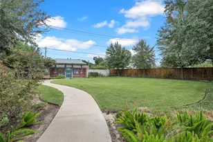 219 Club Crest Ln, Houston, TX 77009 - Photo 35