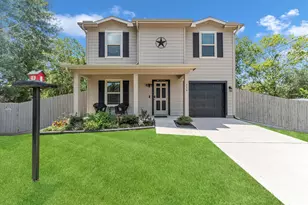 316 Greely St, El Campo, TX 77437 - Photo 1