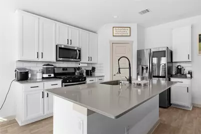 7726 Golden Rubia Lane, Rosharon, TX 77583 - Photo 7