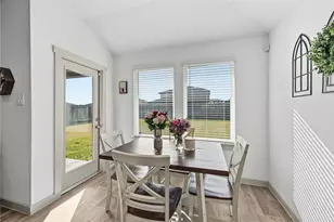 7726 Golden Rubia Ln, Rosharon, TX 77583 - Photo 9