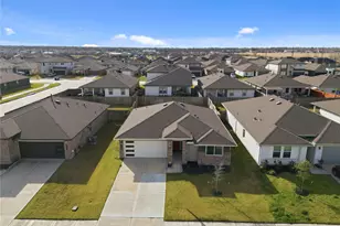 7726 Golden Rubia Ln, Rosharon, TX 77583 - Photo 3