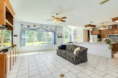 55 Mandevilla Court, Lake Jackson, TX 77566 - Photo 5