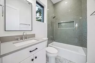 431 W 30th St, Houston, TX 77018 - Photo 27