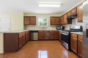 22923 Twisting Pine Dr, Spring, TX 77373 - Photo 15
