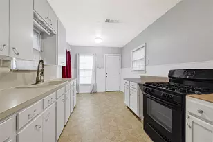 105 Highway Blvd, Baytown, TX 77520 - Photo 7