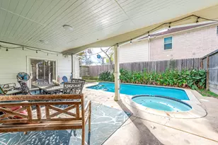 7110 Gary St, Houston, TX 77055 - Photo 37