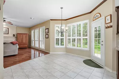 27 N Duskwood Place, The Woodlands, TX 77381 - Photo 13