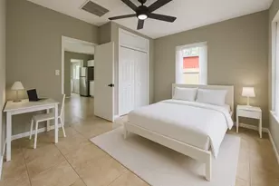 704 W Willis St, Alvin, TX 77511 - Photo 5