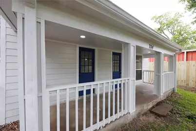 704 W Willis Street, Alvin, TX 77511 - Photo 1
