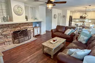 19 E New Avery Pl, The Woodlands, TX 77382 - Photo 9