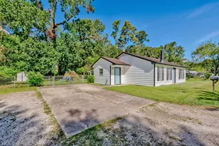 200 Lynwood St, Vidor, TX 77662 - Photo 3