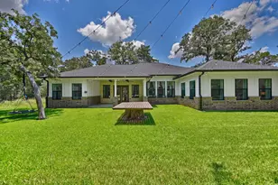 308 Pinehurst Dr, New Ulm, TX 78950 - Photo 41