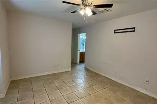 10942 Dunvegan Way, Houston, TX 77013 - Photo 11
