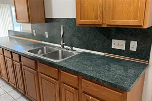 10942 Dunvegan Way, Houston, TX 77013 - Photo 9