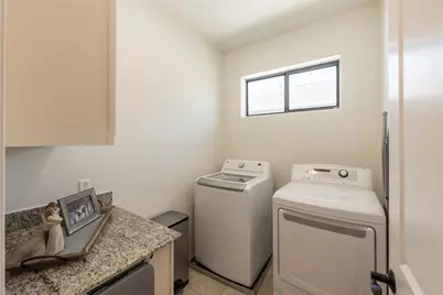 8011 Serenity Court, Houston, TX 77025 - Photo 23