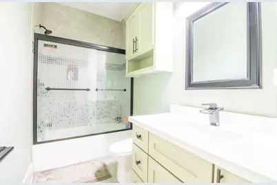 9233 Kentshire Drive, Houston, TX 77078 - Photo 13