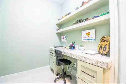 9233 Kentshire Drive, Houston, TX 77078 - Photo 7