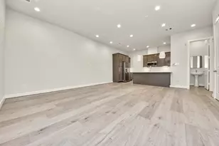 2319 Silva Park Ln, Houston, TX 77091 - Photo 9
