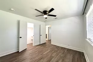 547 County Rd 949E, Alvin, TX 77511 - Photo 15