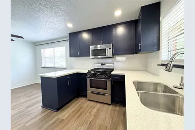 547 County Road 949E, Alvin, TX 77511 - Photo 7