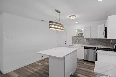 512 Vickers Avenue, San Antonio, TX 78211 - Photo 9