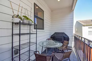 918 W 25th St, Houston, TX 77008 - Photo 21