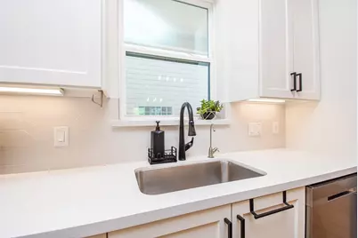 918 W 25th Street #E, Houston, TX 77008 - Photo 15