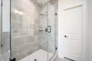 918 W 25th St, Houston, TX 77008 - Photo 29