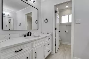 15703 Crestbrook Dr, Houston, TX 77059 - Photo 37