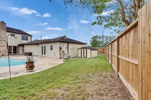 15703 Crestbrook Dr, Houston, TX 77059 - Photo 45