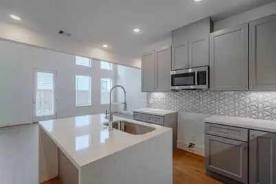 7609 Victory Reserve Street, Houston, TX 77088 - Photo 13