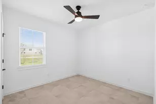 213 Dunovant Dr, Sealy, TX 77474 - Photo 15