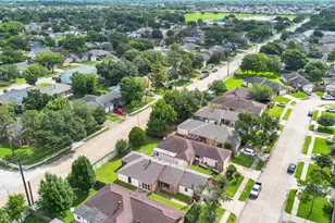13106 Worthington St, Sugar Land, TX 77478 - Photo 5