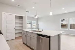 8403 Rio Spg Dr, Baytown, TX 77523 - Photo 3