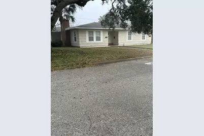 118 Tarpon Avenue, Galveston, TX 77550 - Photo 1