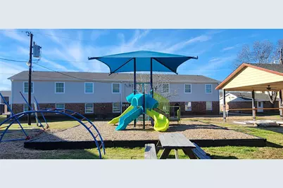 298 W Avenue A, Belton, TX 76513 - Photo 3