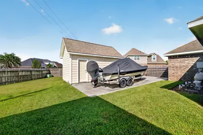9642 Keeneland Circle, Mont Belvieu, TX 77523 - Photo 49