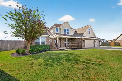 9642 Keeneland Circle, Mont Belvieu, TX 77523 - Photo 11