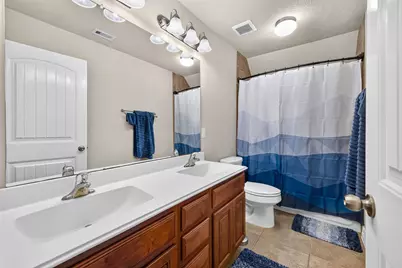 9642 Keeneland Circle, Mont Belvieu, TX 77523 - Photo 33