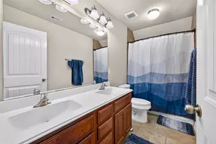 9642 Keeneland Cir, Mont Belvieu, TX 77523 - Photo 33