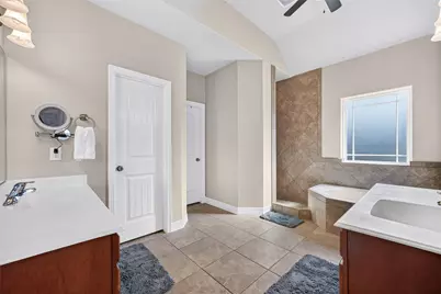 9642 Keeneland Circle, Mont Belvieu, TX 77523 - Photo 39